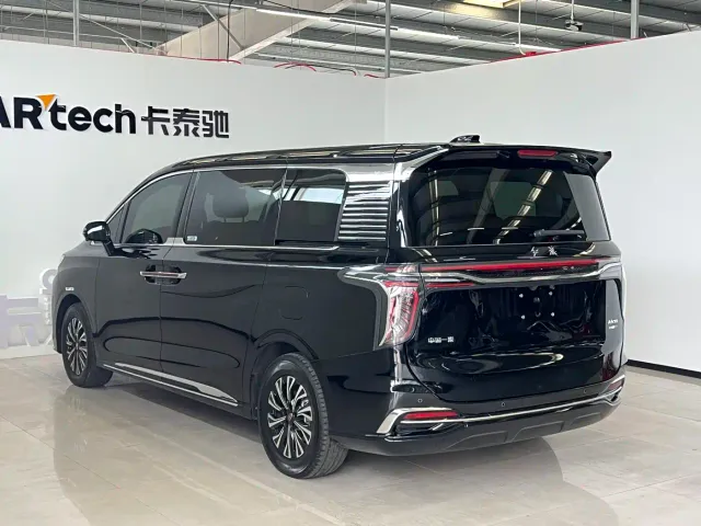 Hongqi HQ9 PHEV — Фото автомобиля 9