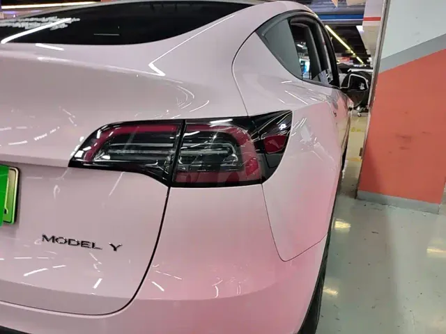 Tesla Model Y — Фото автомобиля 7