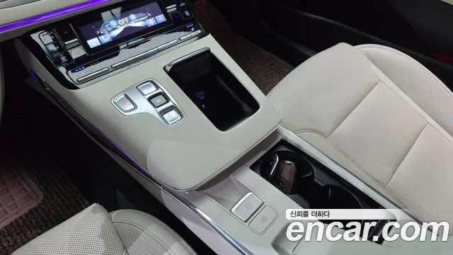 Hyundai Grandeur New — Фото автомобиля 12