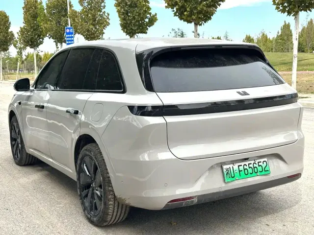 Li Auto L6 — Фото автомобиля 7