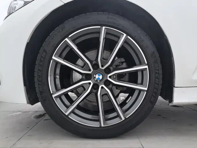 BMW 3 Series — Фото автомобиля 17