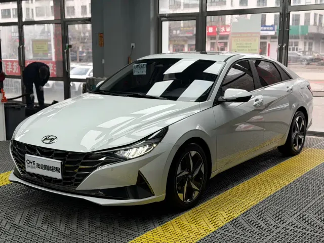 Фотография автомобиля — Hyundai Elantra