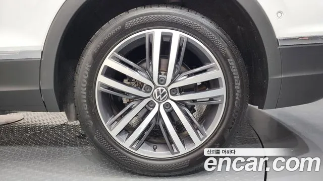 Volkswagen Tiguan — Фото автомобиля 19