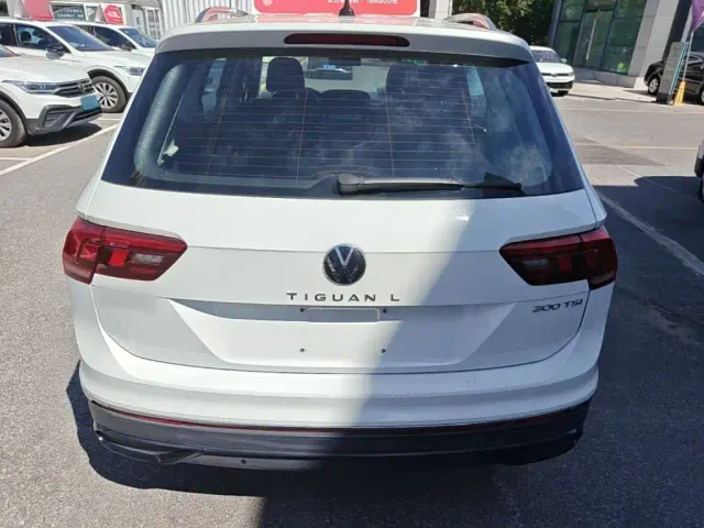 Volkswagen Tiguan L — Фото автомобиля 5