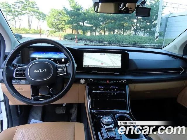 Kia Carnival Generation 4 — Фото автомобиля 8