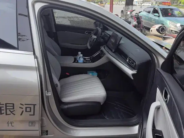 Geely Galaxy Stellar 6 — Фото автомобиля 8