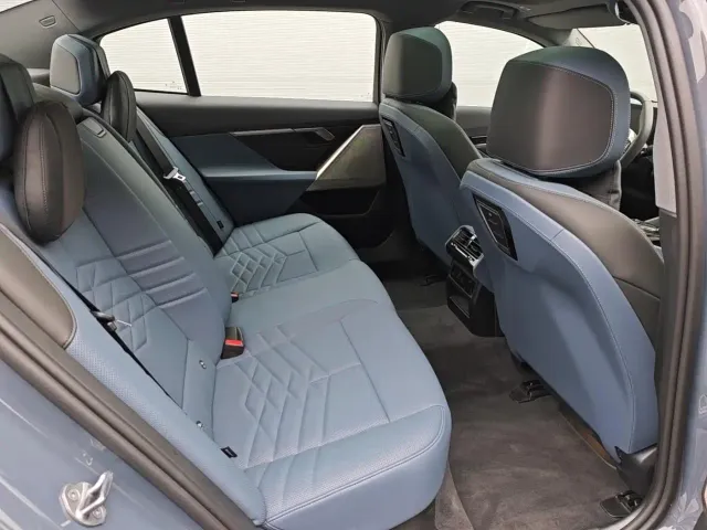 BMW i5 — Фото автомобиля 6