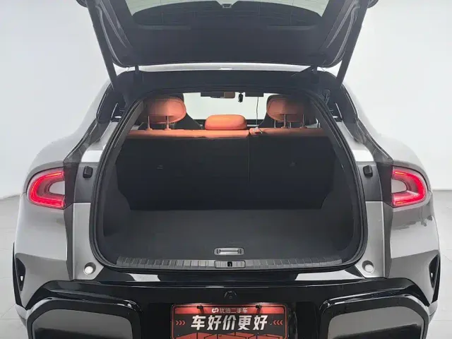 Xiaomi YU7 — Фото автомобиля 16