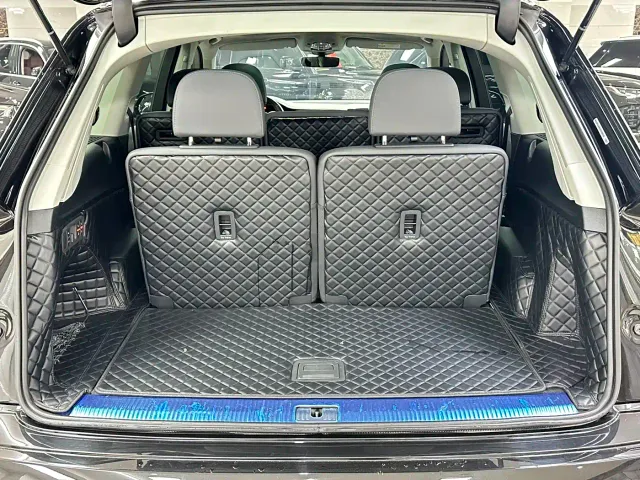 Audi Q7 — Фото автомобиля 7