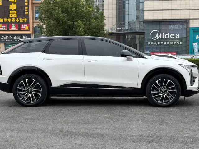 Cadillac Optiq — Фото автомобиля 4