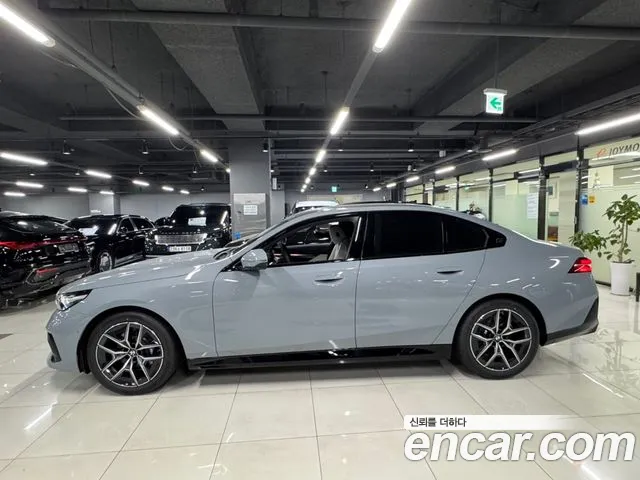 BMW 5 Series G60 — Фото автомобиля 2