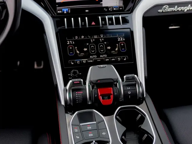 Lamborghini Urus — Фото автомобиля 23