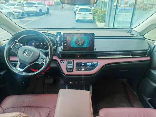 Honda Elysion — Фото автомобиля 6