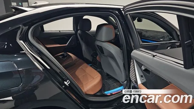 BMW i5 — Фото автомобиля 11