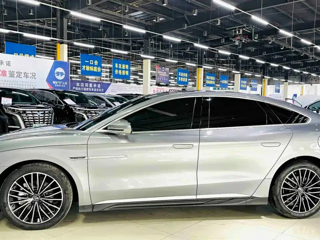 BYD Han — Фото автомобиля 7
