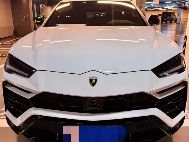 Фотография автомобиля — Lamborghini Urus