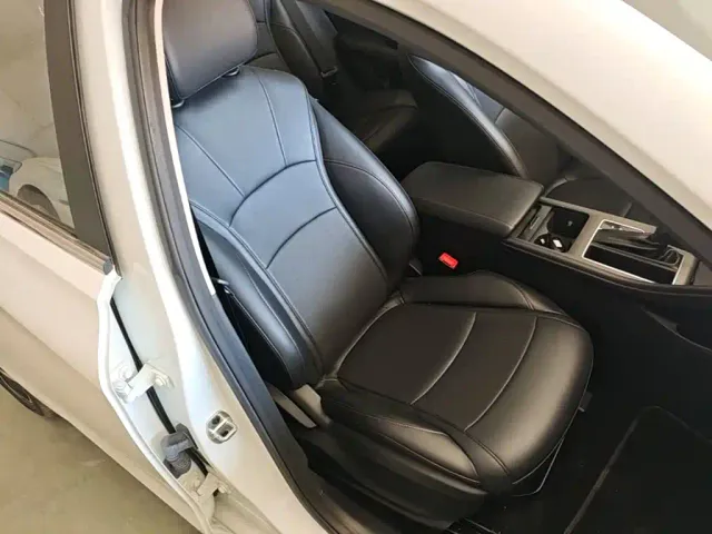 Roewe i5 — Фото автомобиля 19