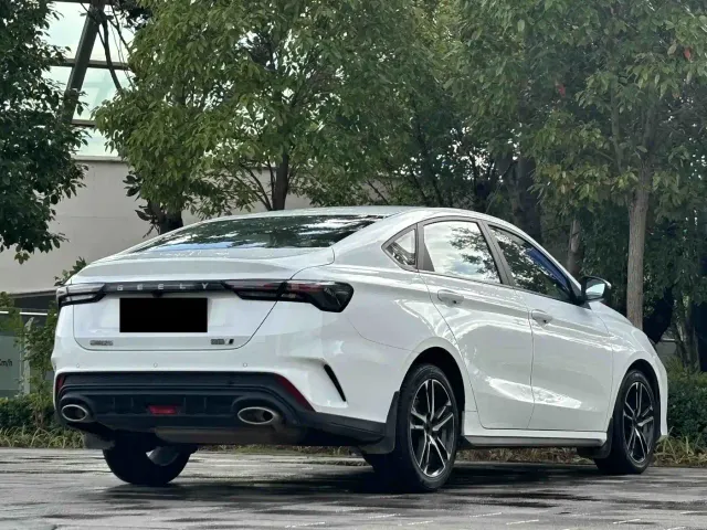 Geely Binrui — Фото автомобиля 10