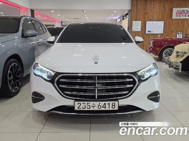 Mercedes-Benz E-Class — Фото автомобиля 3