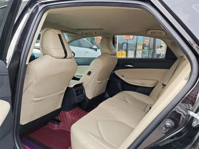 Toyota Avalon — Фото автомобиля 5