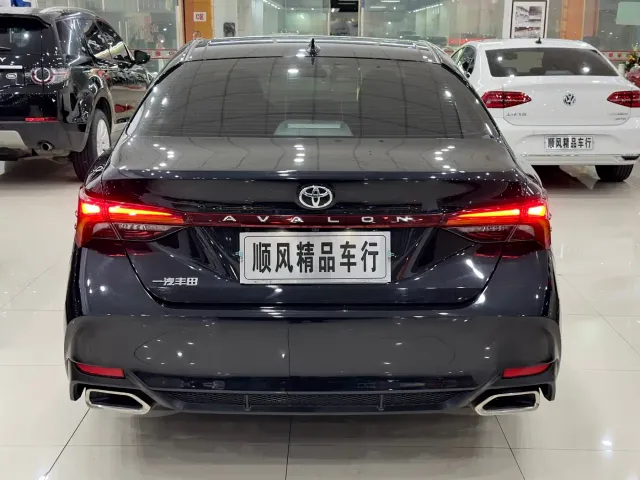 Toyota Avalon — Фото автомобиля 4