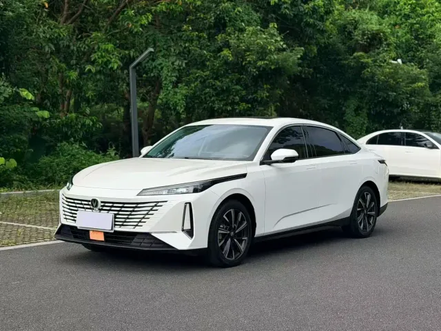 Фотография автомобиля — Changan Eado