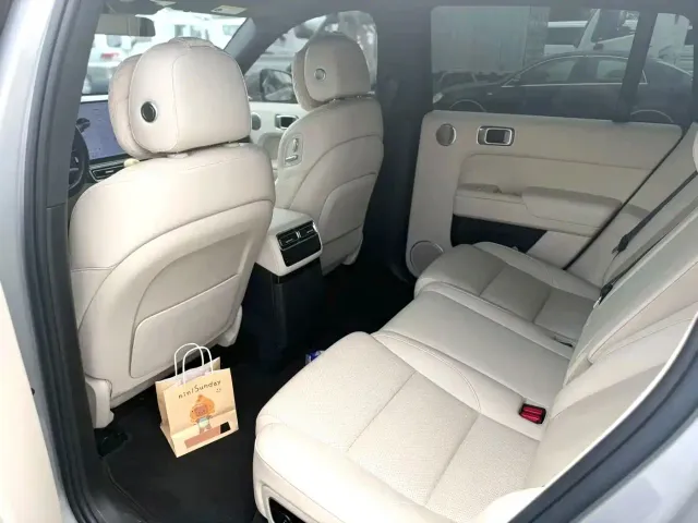 Li Auto L7 — Фото автомобиля 9