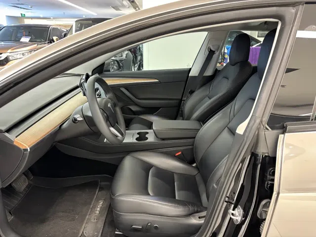 Tesla Model 3 — Фото автомобиля 7