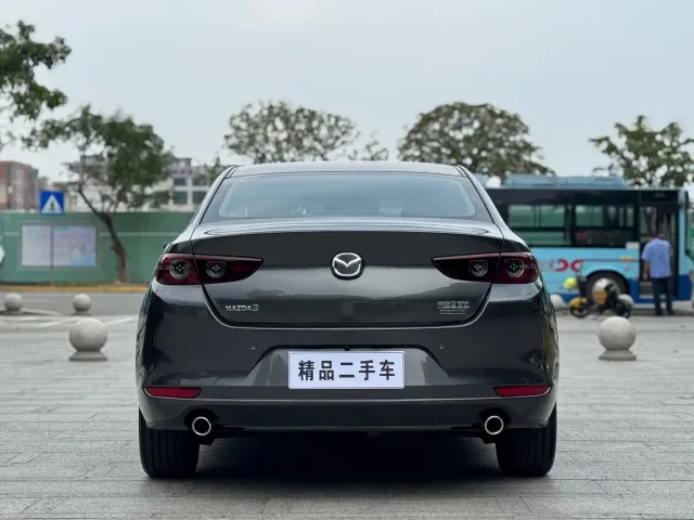Mazda Axela — Фото автомобиля 7