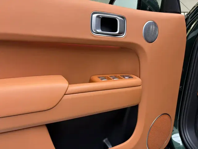 Li Auto L8 — Фото автомобиля 9