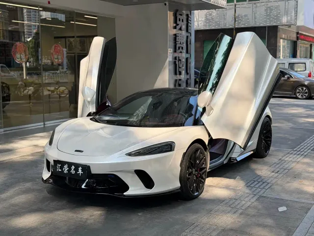 Фотография автомобиля — McLaren GT