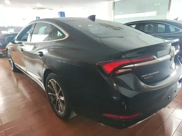 Buick LaCrosse — Фото автомобиля 4