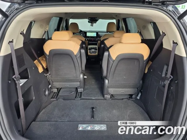Kia Carnival Generation 4 — Фото автомобиля 17
