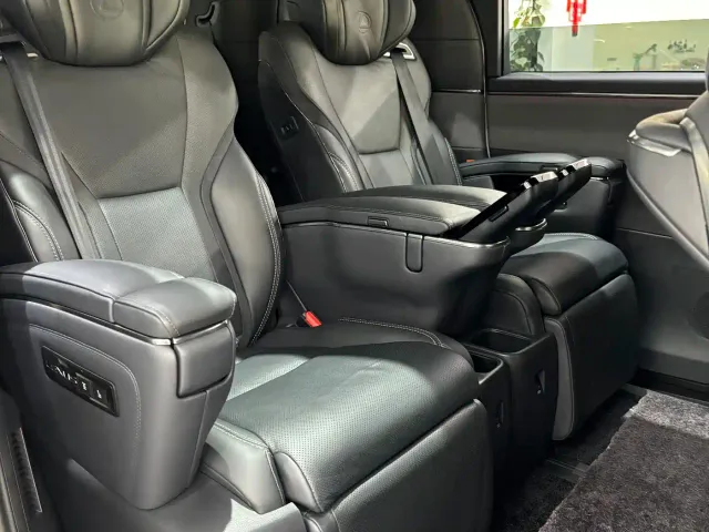 Lexus LM — Фото автомобиля 12