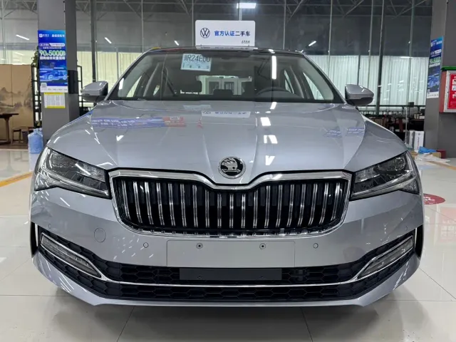 Skoda Superb — Фото автомобиля 2