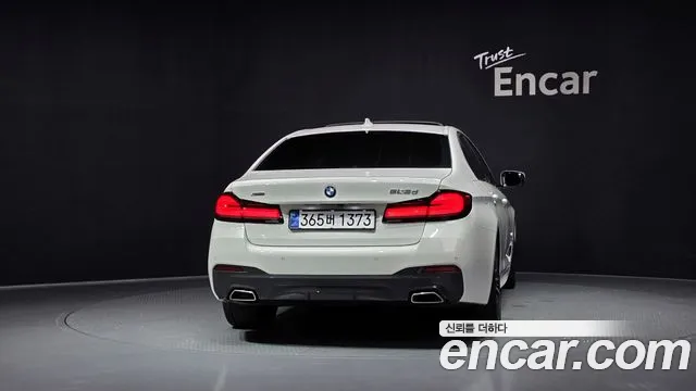 BMW 5-Series 5 серия (G30) 523d xDrive M Sport — Фото автомобиля 4