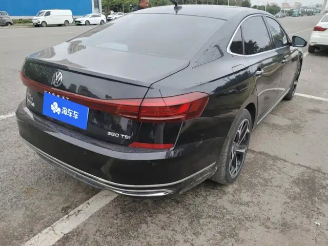 Volkswagen Passat — Фото автомобиля 3