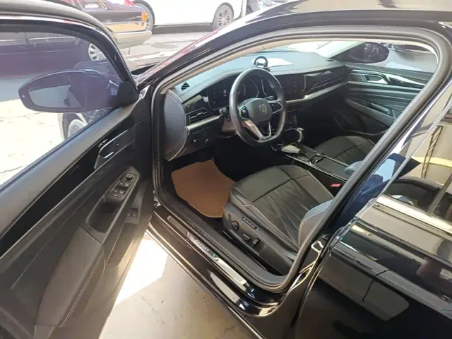 Volkswagen Passat — Фото автомобиля 15