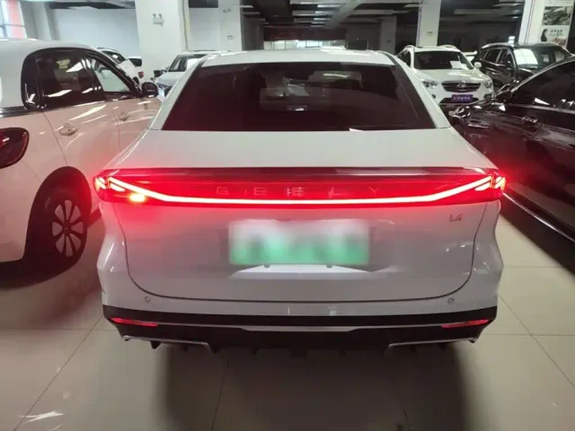 Geely Galaxy L6 — Фото автомобиля 5