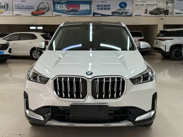 BMW X1 — Фото автомобиля 2