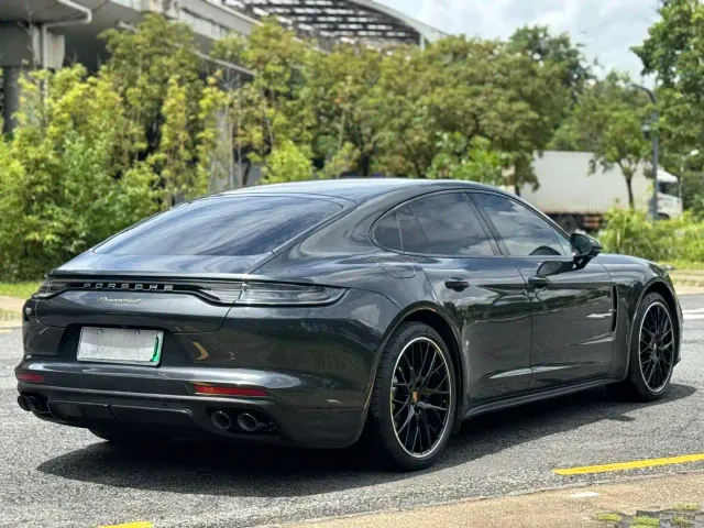 Porsche Panamera — Фото автомобиля 7