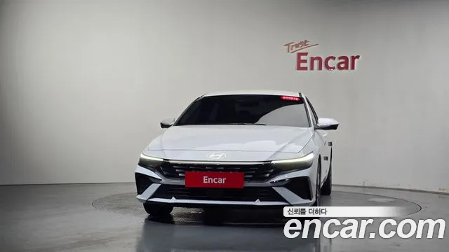 Hyundai AVANTE Новый Avante (CN7) — Фото автомобиля 3