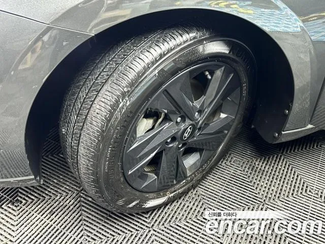 Hyundai Avante CN7 — Фото автомобиля 13