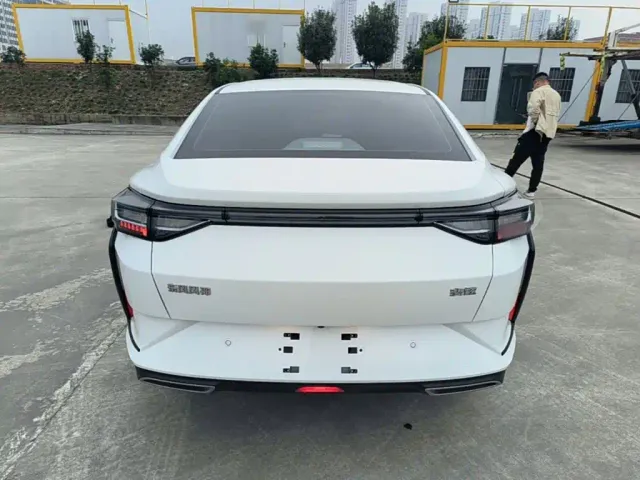 Dongfeng Yixuan — Фото автомобиля 5