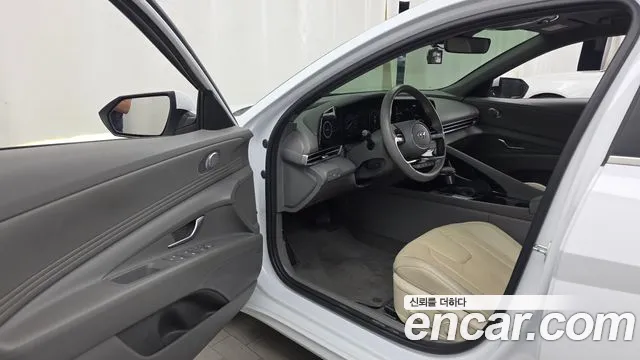 Hyundai AVANTE Avante (CN7) — Фото автомобиля 10