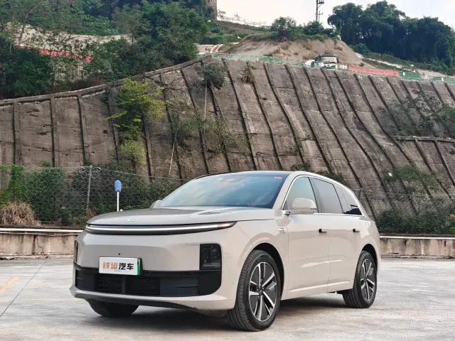 Фотография автомобиля — Li Auto L6