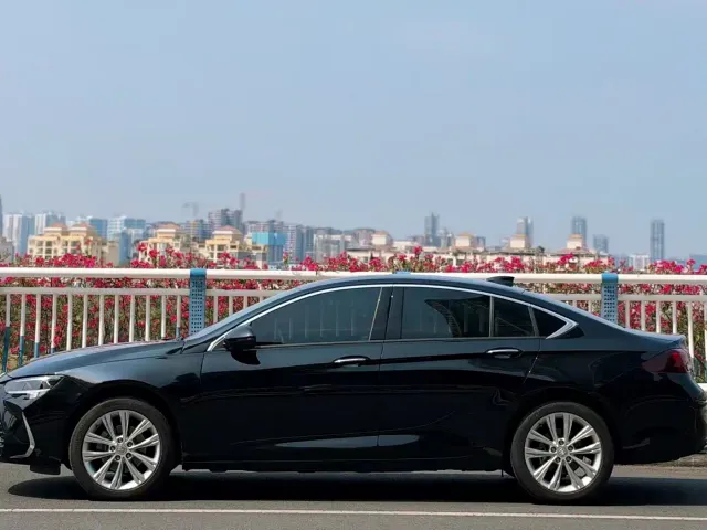 Buick Regal — Фото автомобиля 5