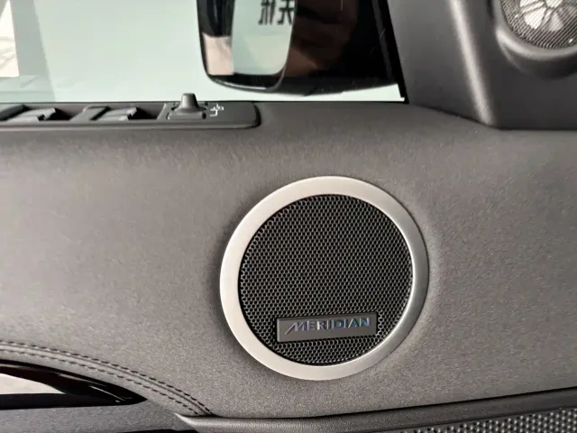 Land Rover Discovery — Фото автомобиля 9