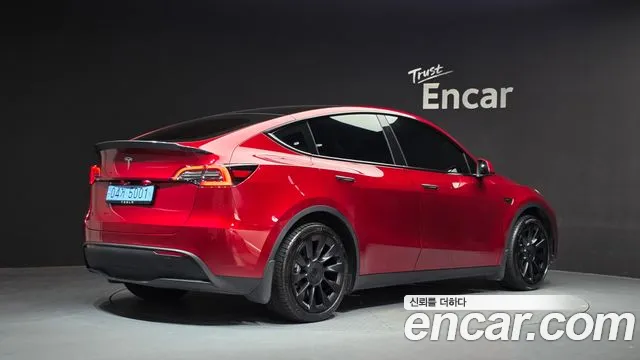 Tesla Model Y — Фото автомобиля 2