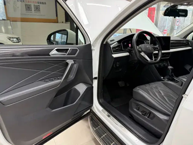 Volkswagen Tiguan L — Фото автомобиля 8